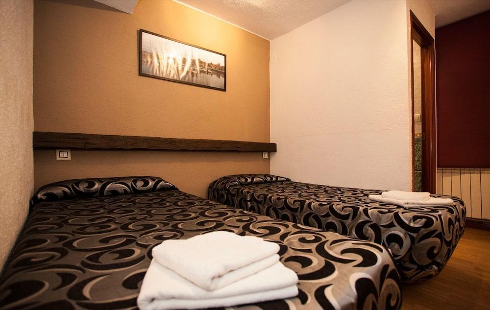 Hostal Verdemar Gijon Bagian luar foto