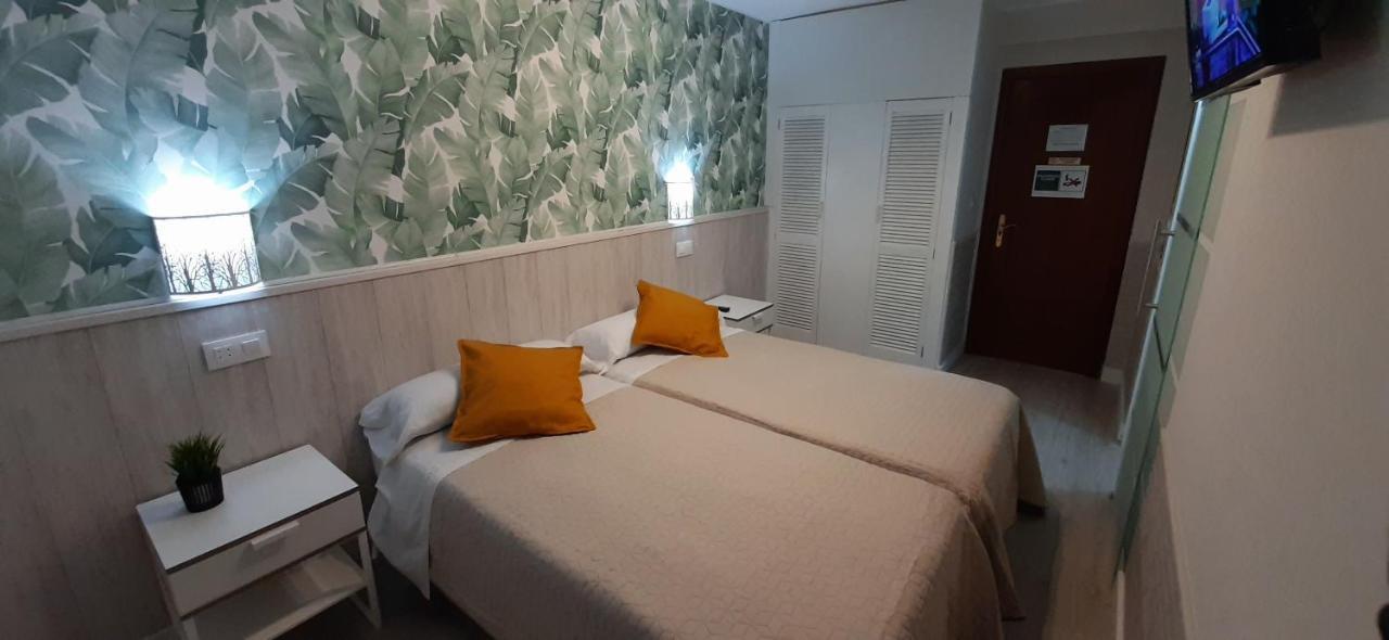 Hostal Verdemar Gijon Bagian luar foto