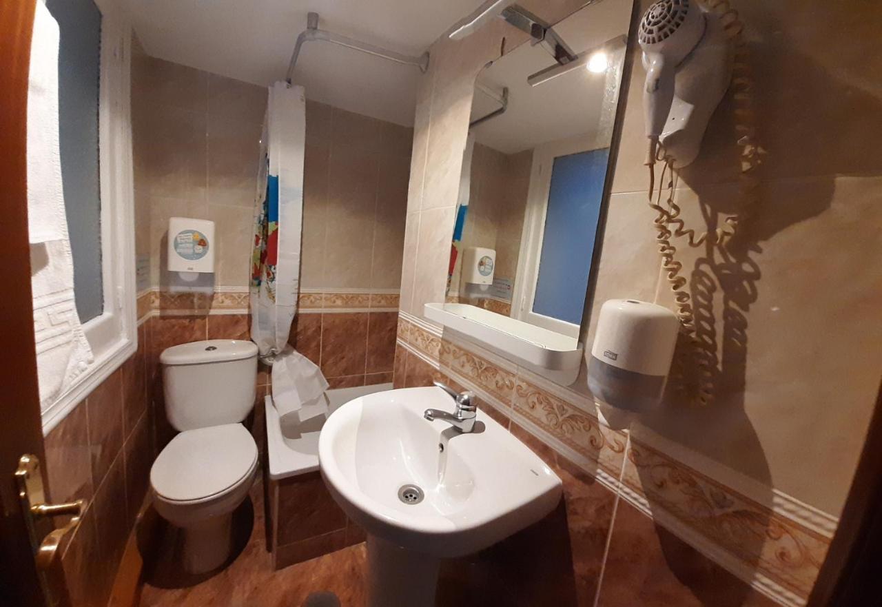 Hostal Verdemar Gijon Bagian luar foto