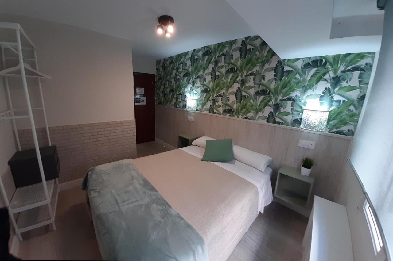Hostal Verdemar Gijon Bagian luar foto